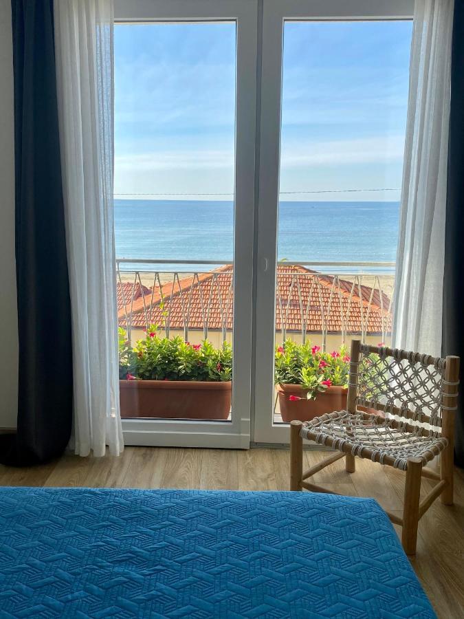 Via Firenze 11 Apartment Follonica Bagian luar foto